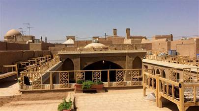 رستوران بام اقامتگاه بوم گردی شعر باف یزد